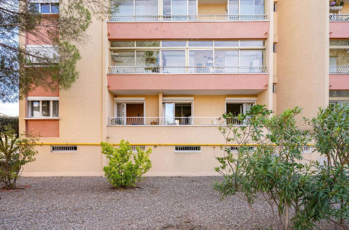 Joli T2 Tres Proche De La Plage De Fréjus Kültér fotó